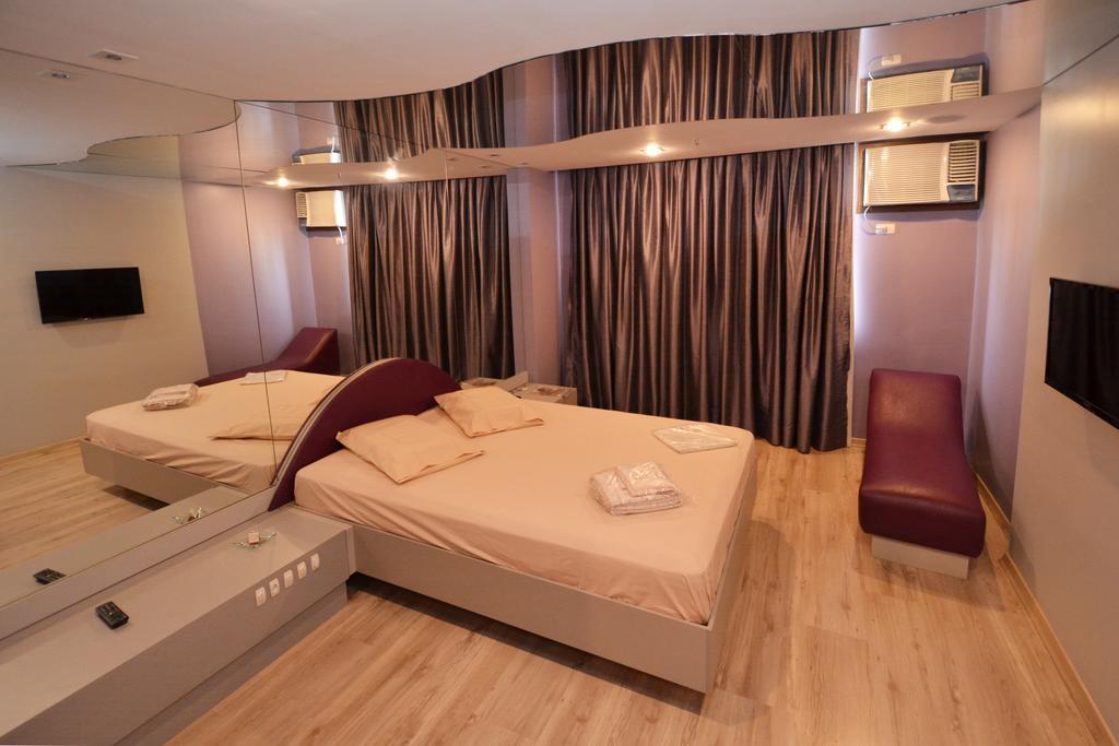 Love hotel Time (adults Only)